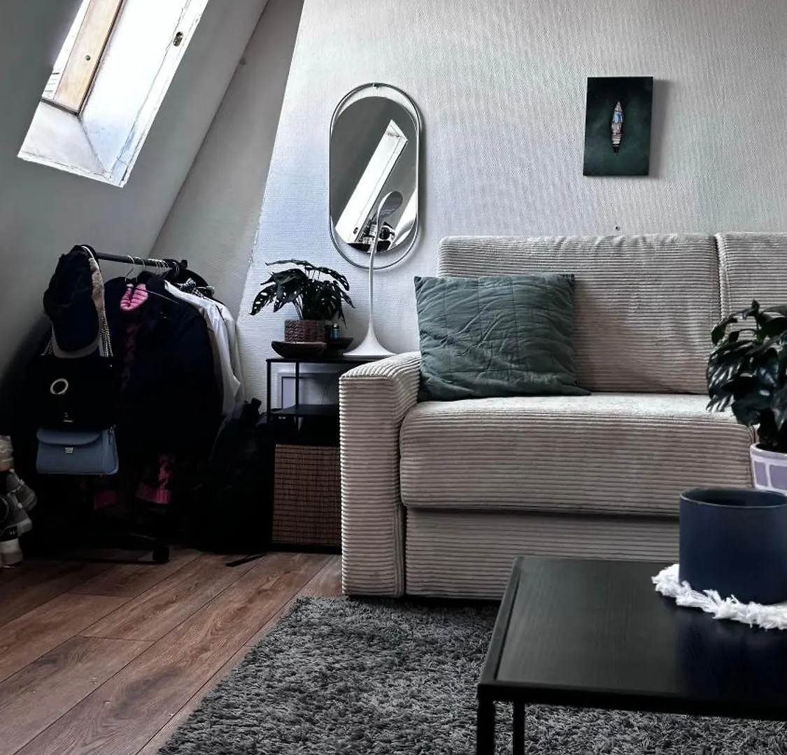 Petit - 10eme Arrondissement Париж