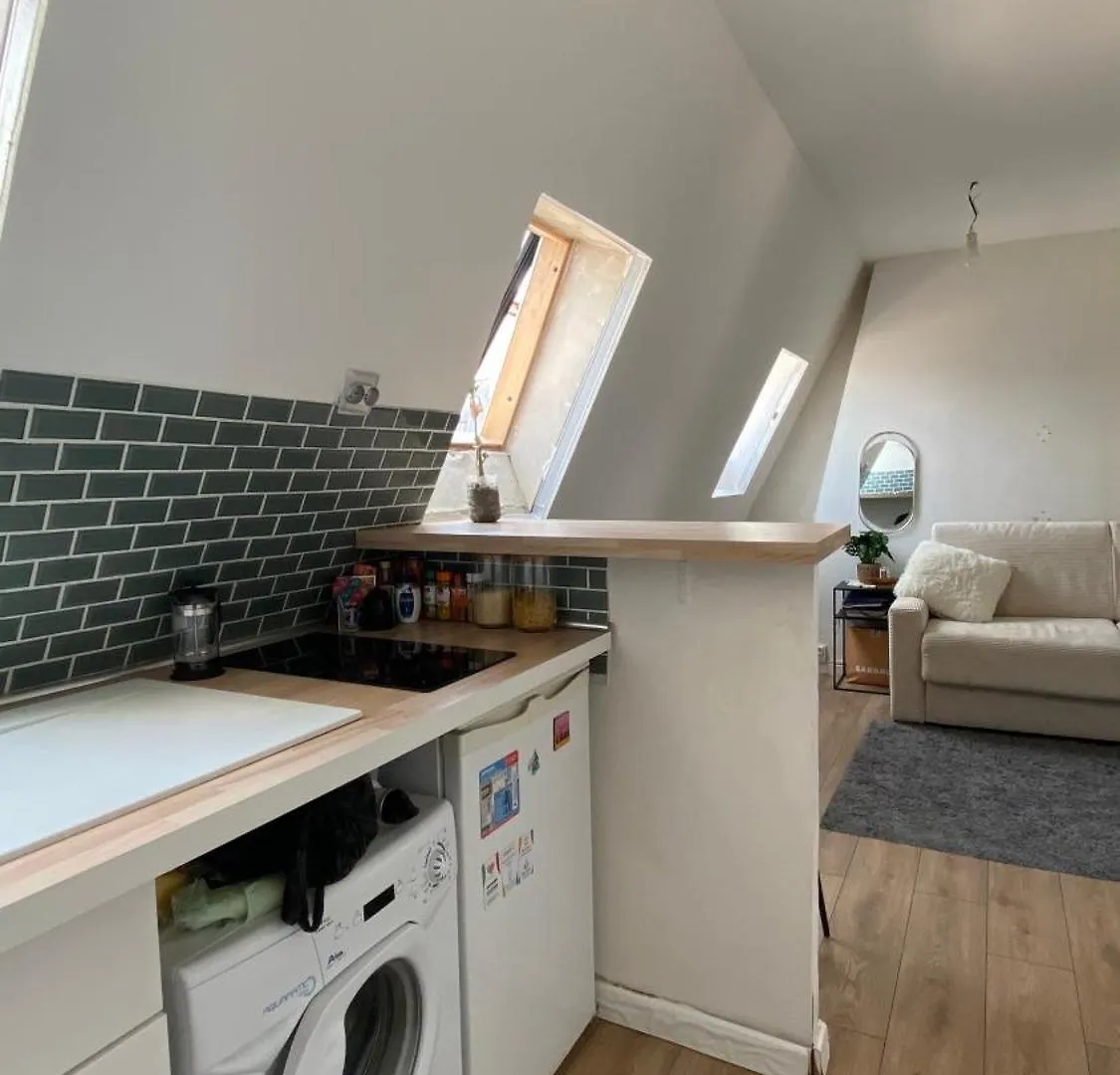 Petit - 10eme Arrondissement Apartment