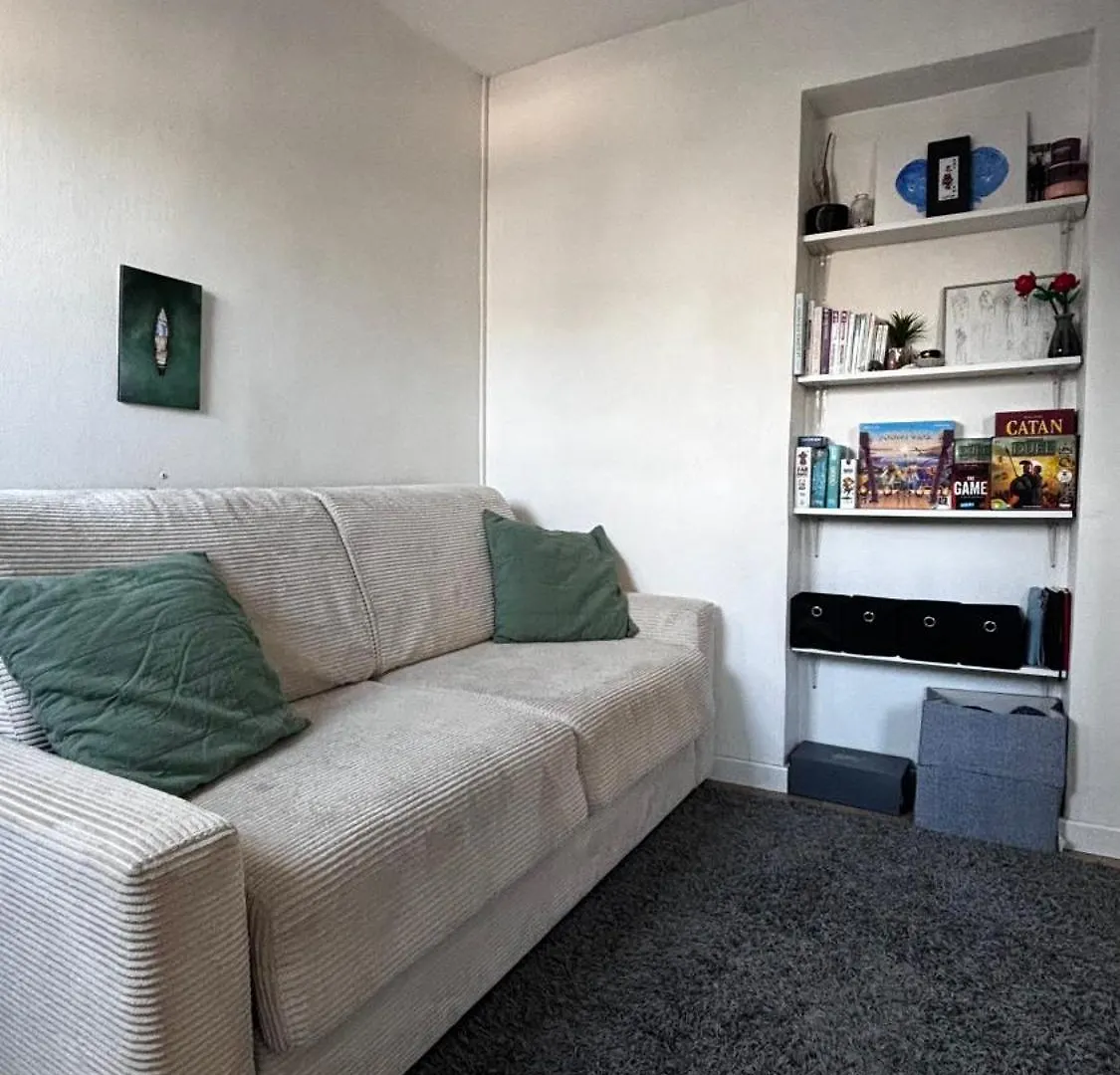 Petit - 10eme Arrondissement Apartment Paris